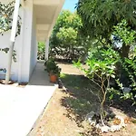 Appartement d\'une chambre avec jacuzzi terrasse et wifi a Sainte Anne a 1 km de la plage