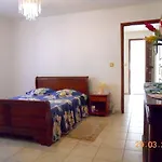 Appartement d\'une chambre avec jacuzzi terrasse et wifi a Sainte Anne a 1 km de la plage