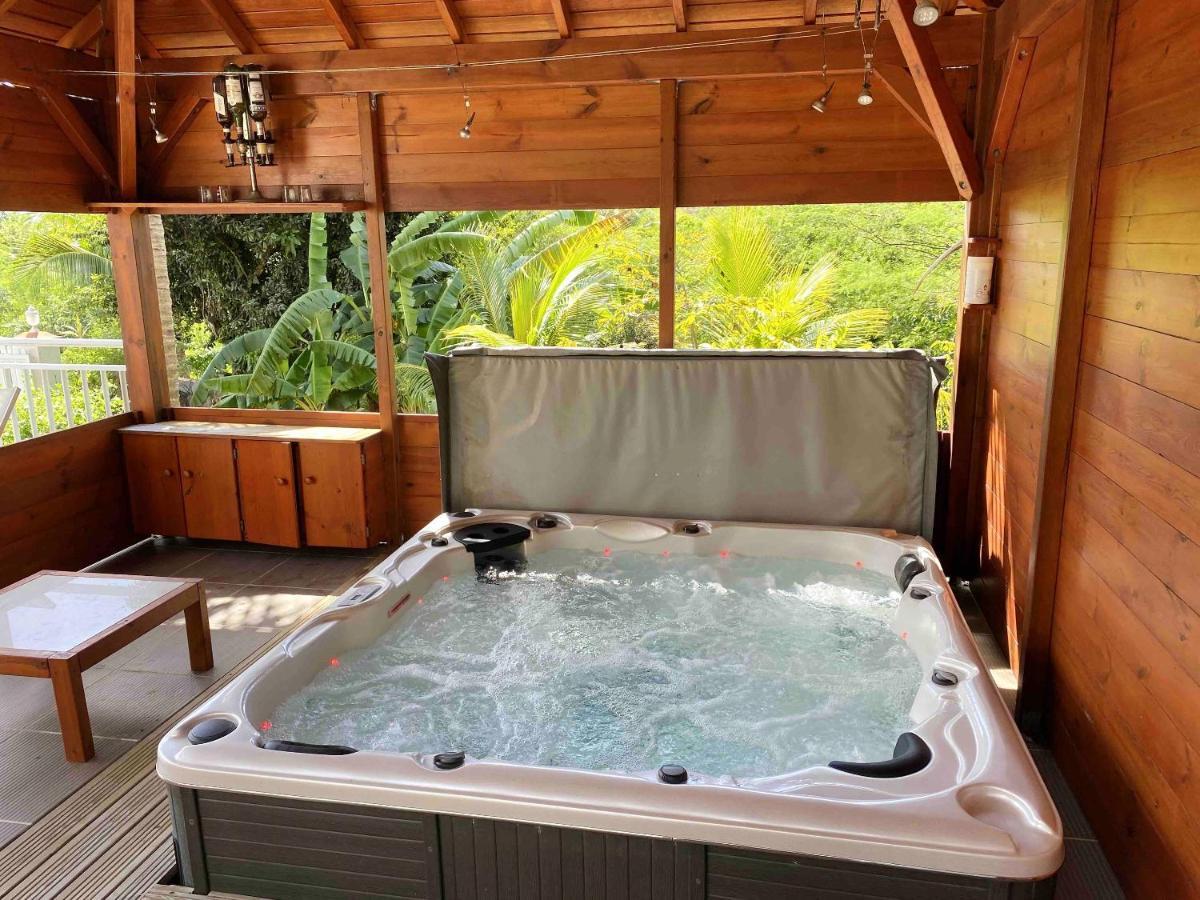 D'une Chambre Avec Jacuzzi Terrasse Et Wifi A Anne A 1 Km De La Plage * Sainte-Anne (Grande-Terre)